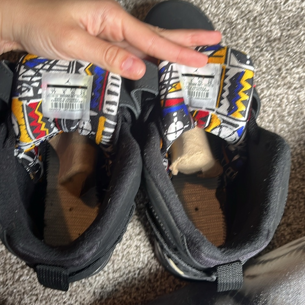 Air Jordan 8 Retro (GS) - Picture 5 of 7